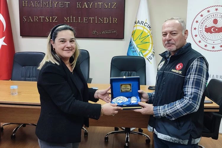 Yalova Çınarcık'ta Belediye personellerine "Narkorehber ve en iyi narkotik polisi anne eğitimi