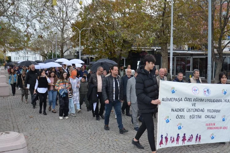 Yalova’da 3 Aralık Dünya Engelliler Günü kapmasında yürüyüş gerçekleşti