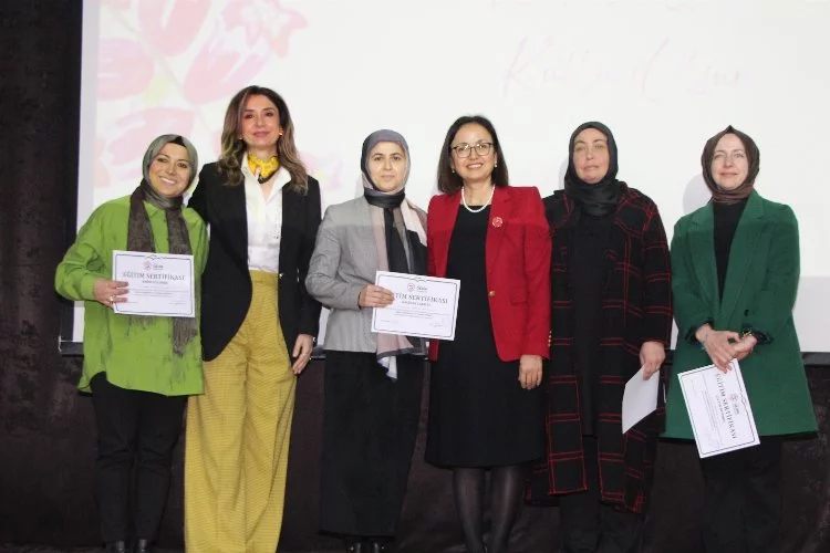 Yalova'da girişimci kadınlar sertifika aldılar