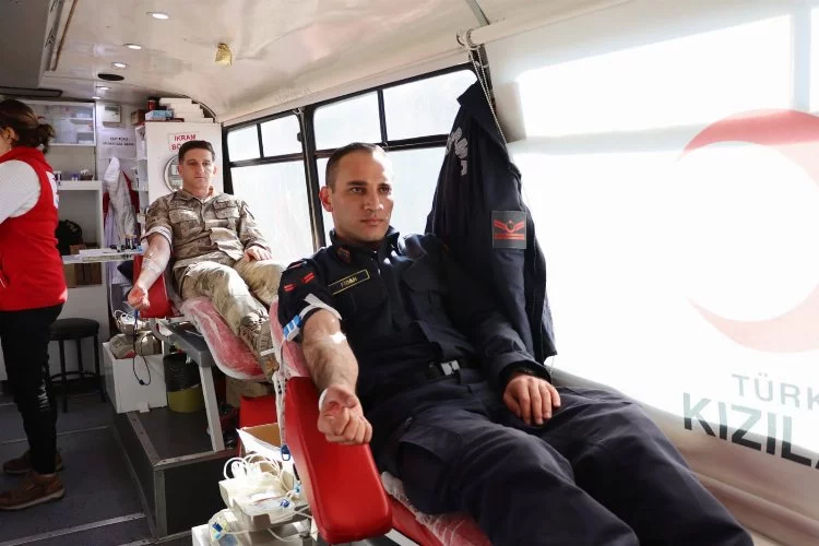 Yalova’da Jandarmadan kan bağışı