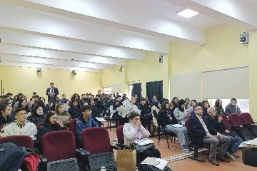 Yalova’da öğrencilere Türkçe Farkındalığı için konferans verildi