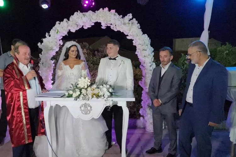 Yalova Esenköy Belediye Başkanı Mehmet Temel Genç Çiftleri Evlendirdi