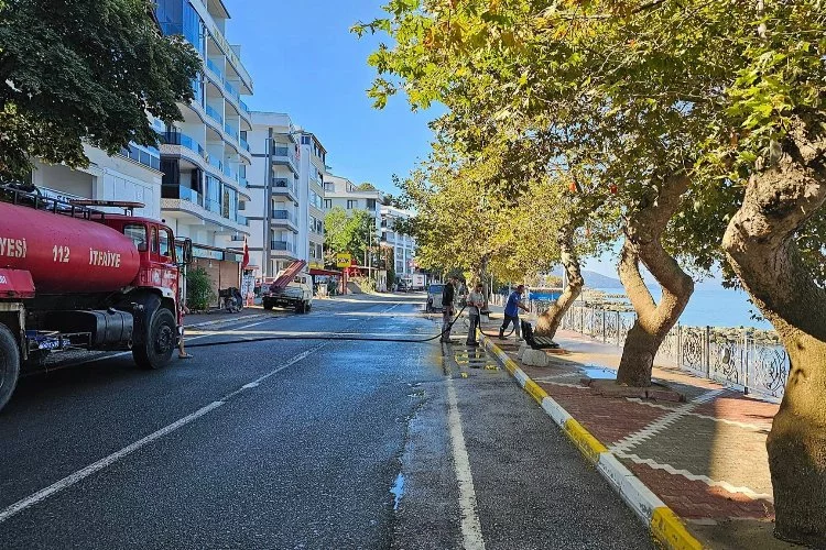 Yalova Esenköy’de temizlik çalışmaları tam gaz devam ediyor