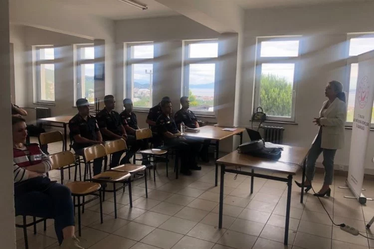 Yalova Jandarma personeline ‘kadına yönelik şiddetle mücadele’ eğitimi