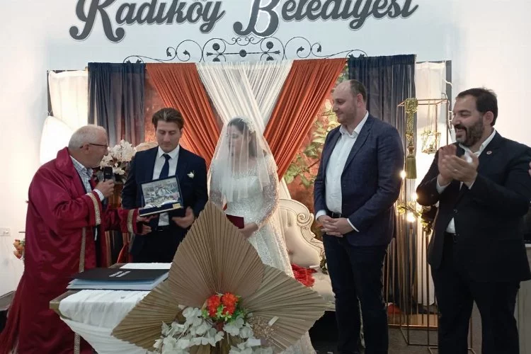 Yalova Kadıköy Belediye Başkanı Mehmet Şahin Genç Çiftleri Evlendirdi
