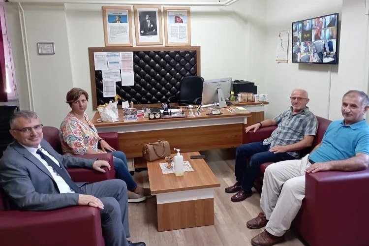 Yalova Kadıköy Belediye Başkanı Mehmet Şahin’in okul ziyaretleri devam ediyor
