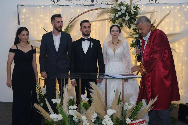 Yalova Kadıköy Belediyesi çiftleri evlendirmeye devam ediyor