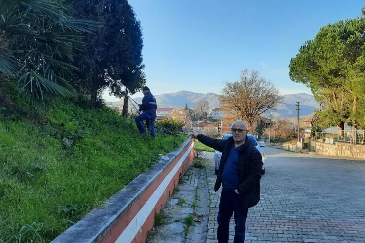 Yalova Kadıköy’de mezarlıklarda çevre düzenleme çalışmaları sürdürülüyor
