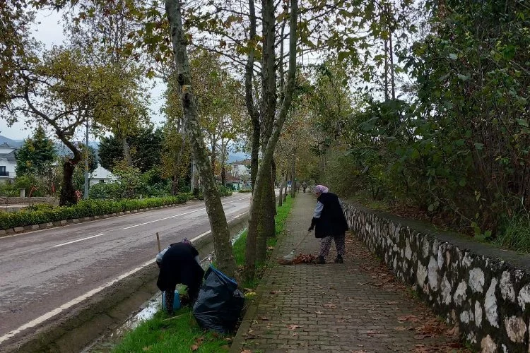 Yalova Kadıköy’de Yağmur Suyu Mazgalları ve Izgaralar Temizleniyor