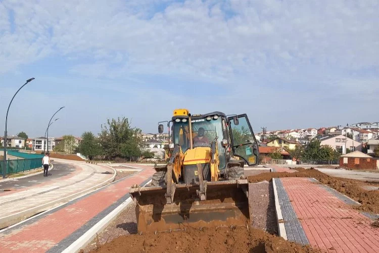 Yalova Kadıköy’de Yol Düzenleme Çalışmaları Büyük Bir Hızla Sürdürülüyor