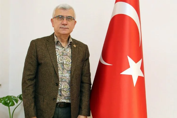 Yalova Kent Konseyi Başkanı Mustafa Kandemir: “Bağımsızlık mücadelesi cumhuriyetle taçlanmıştır”