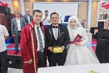 Yalova Subaşı Belediye Başkanı Turan Canbay nikah akdi gerçekleştirdi