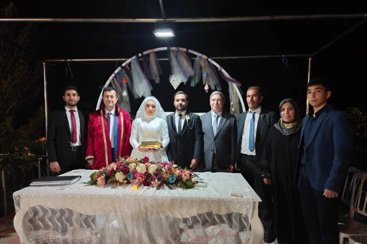 Yalova Subaşı Belediye Başkanı Turan Canbay nikah kıydı