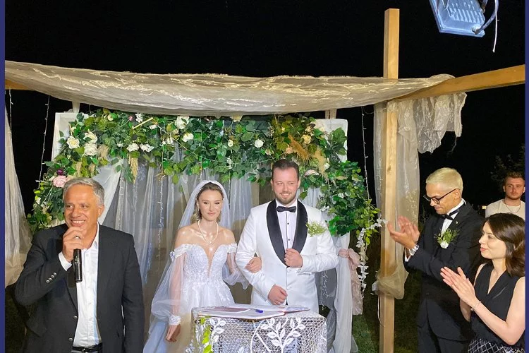 Yalova Termal Belediye Başkanı H.Sinan Acar nikah akdi gerçekleştirdi