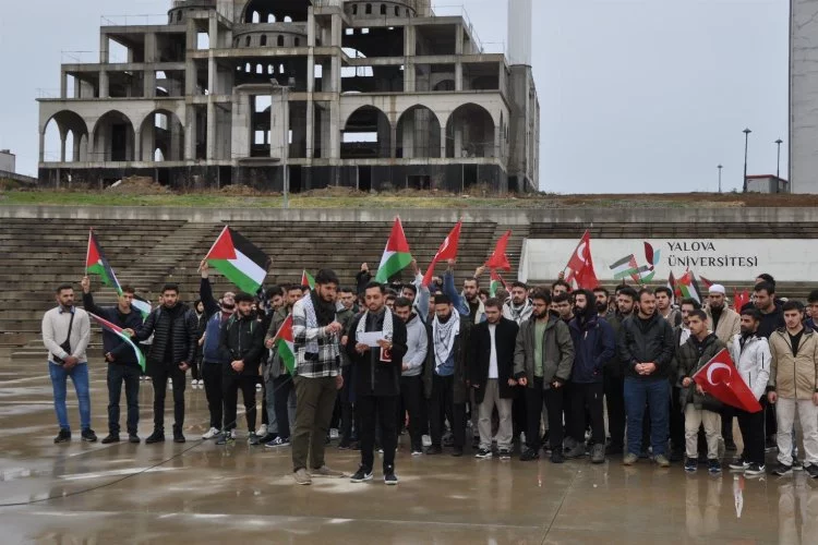 Yalova Üniversitesi öğrencileri İsrail’i protesto etti