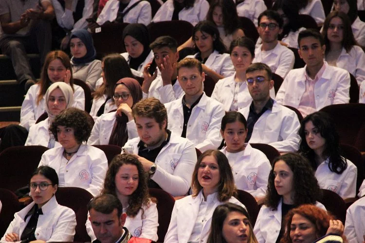 Yalova Üniversitesi öğrencileri, temel tıp eğitimine başladılar