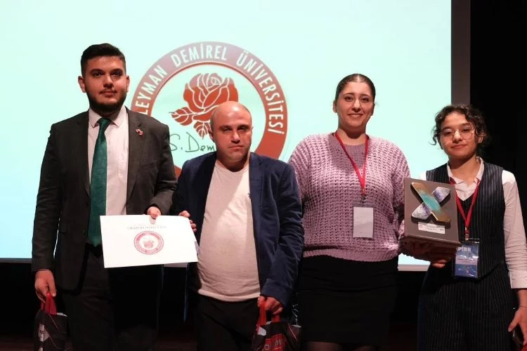 Yalova Üniversitesi öğrencilerine ödül yağdı