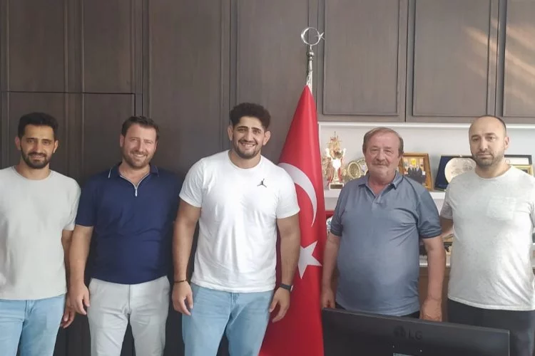 Yalovalı Milli Güreşçilerden Mehmet Temel’e Ziyaret